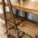  کنسول چوبی مثلث دارژین ساخته شده با اتصالات پیچ و مهره بسیار با کیفیت و نصب راحت رنگ آمیزی کار بسیار حرفه ای انجام شده است ابعاد این کنسول 145*60*32